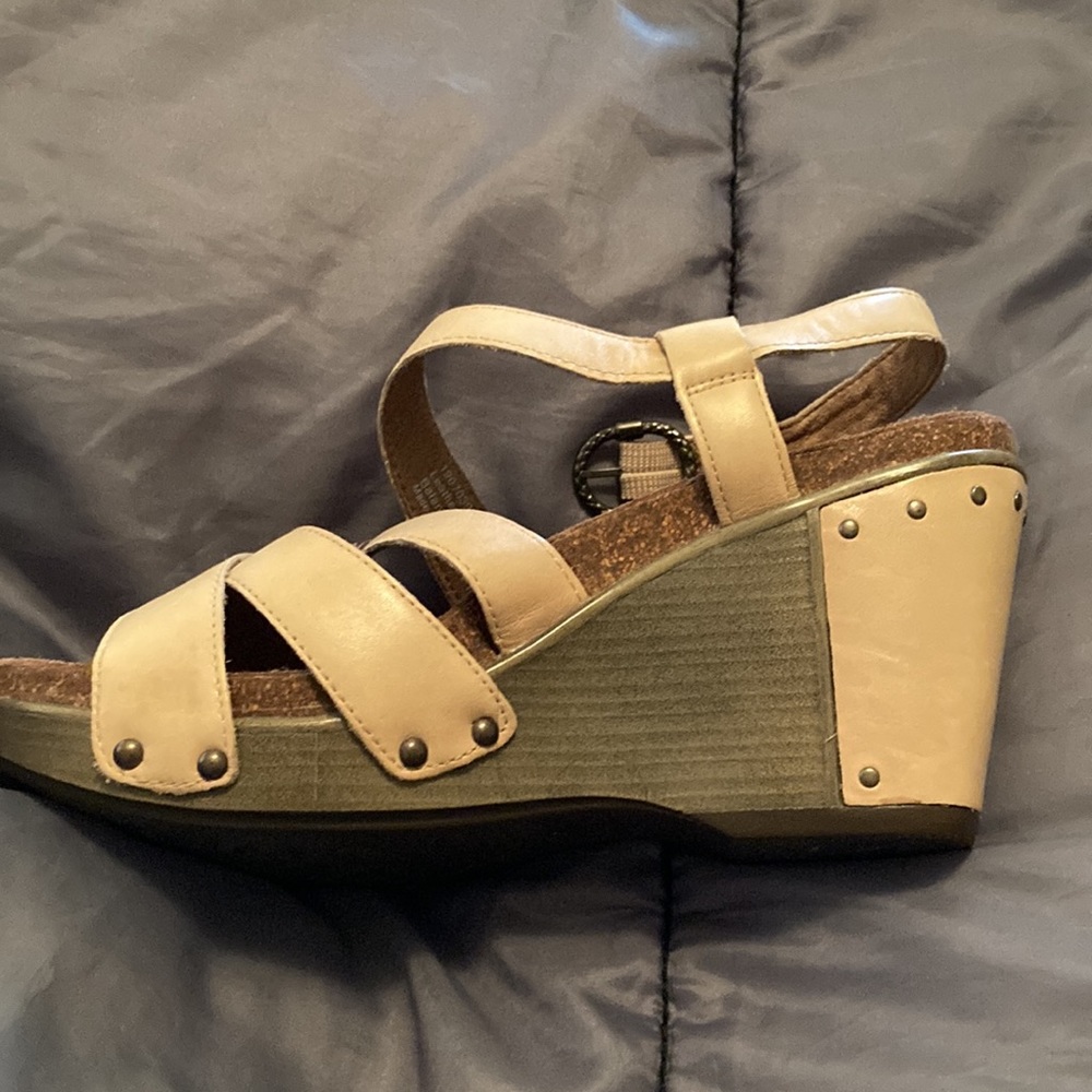 Dansko Women’s Wedge sandals